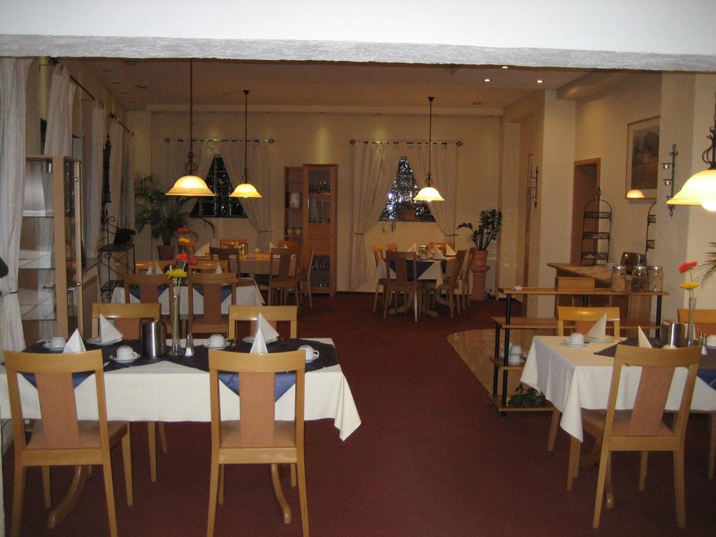 Hotel zum Schnackel Wiesbaden Exterior foto