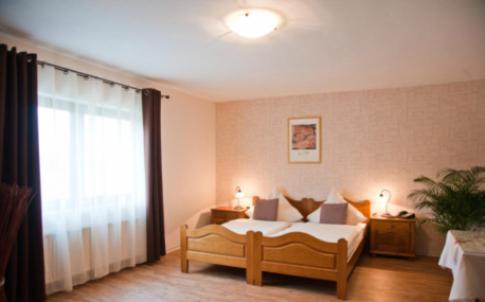 Hotel zum Schnackel Wiesbaden Exterior foto